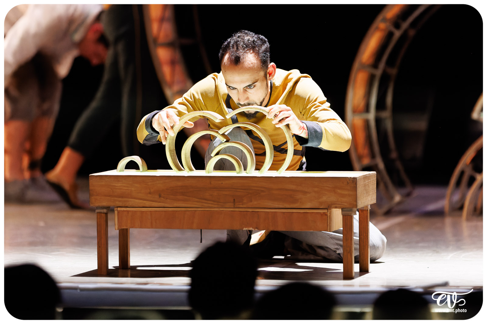 ESENCIAL (VAIVEN CIRCO)